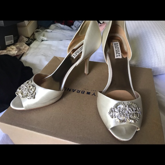 badgley mischka shoes size 11